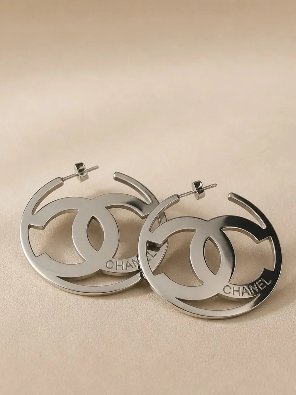 CHANEL Silver Bow Pendant Necklace with CC Charm